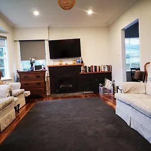 Cheerful 4 Bedroom , Rotorua New Zealand