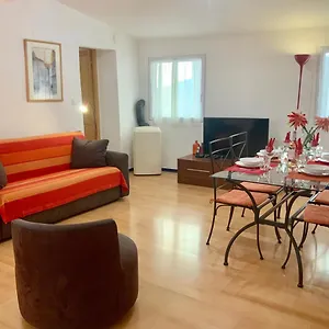 Very Cosy Flat In Heart Of Old Town Of Near , Nice France